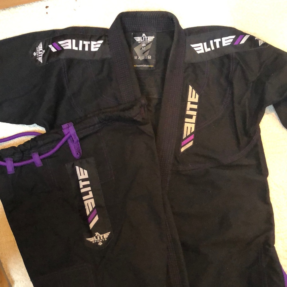 Men’s Elite JiuJitsu Gi NEVER WORN size A2